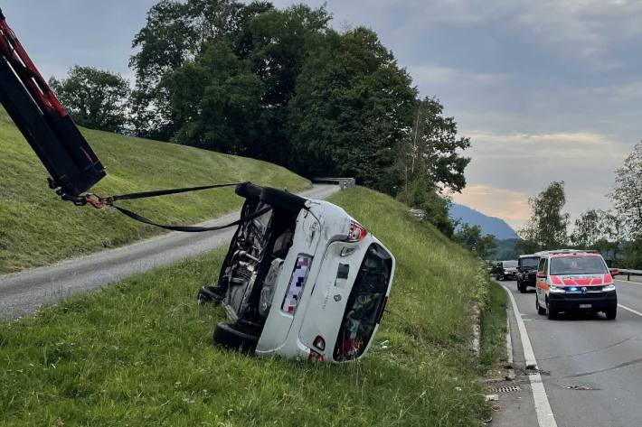 Die Strasse musste rund zwei Stunden einspurig geführt werden.