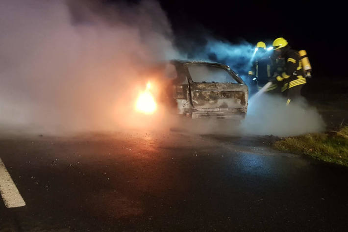 PKW gerät während der Fahrt in Brand bei Bartelsdorf