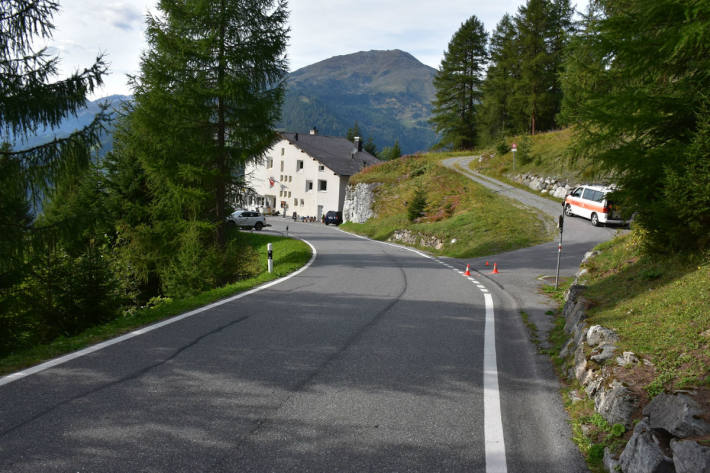 Der Rennradfahrer verletzte sich.