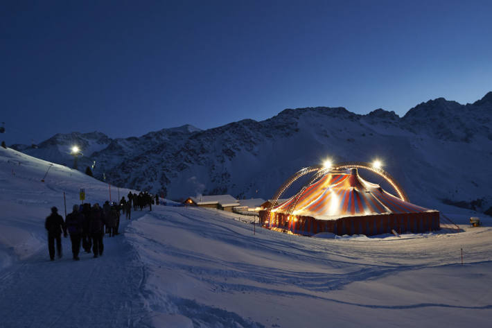 Arosa Humorfestival Zelt by Night