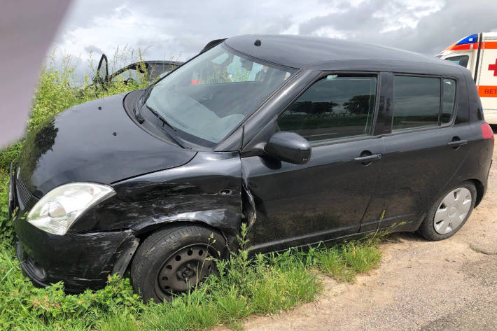 Auto übersehen und Kollision verursacht