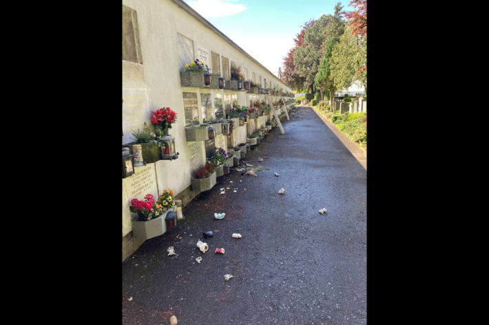 Schäden an den Gräbern auf dem Friedhof in Graz