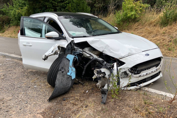 Drei Personen wurden bei dem Unfall verletzt.