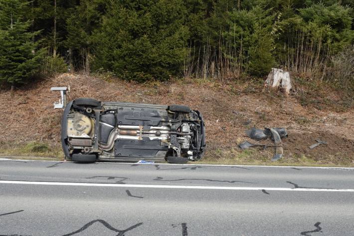 Beim Unfall verletzet sich die 23-Jährige leicht.