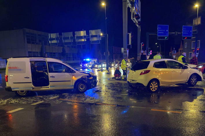 Rotlicht missachtet und schweren Unfall gebaut in Lenzburg