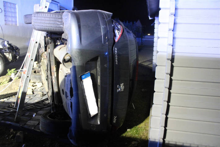 Nächtlicher Unfall im Umfeld der Festhalle in Düren