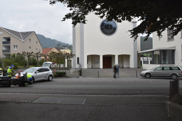 Auto kollidiert mit Motorrad in Oberriet