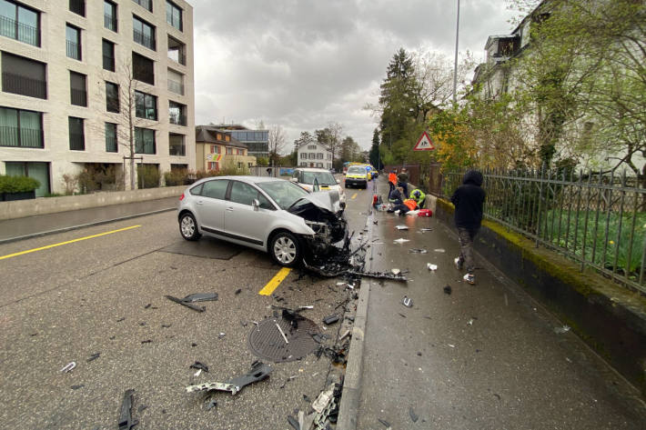 Kollision zwischen drei Personenwagen