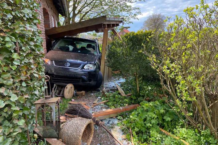 Der Mann streifte in Asendorf ein Einfamilienhaus und kam erst unter dem Vordach des Wohnhauses zum Stillstand