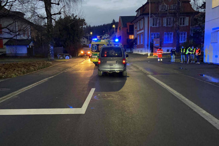 Fussgängerin durch Auto in Reinach erfasst worden