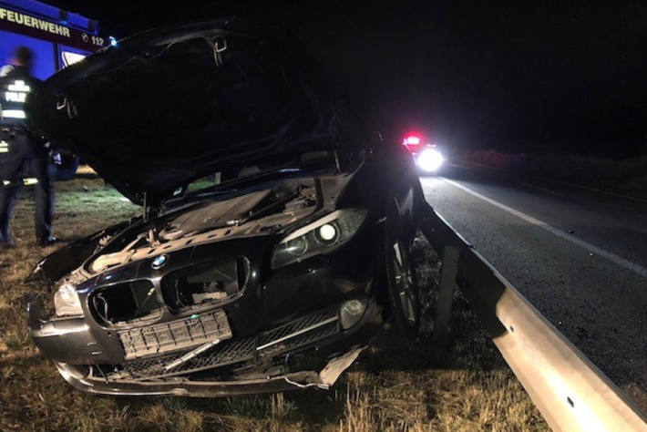 Auf der Leitplanke der A65 gesurft