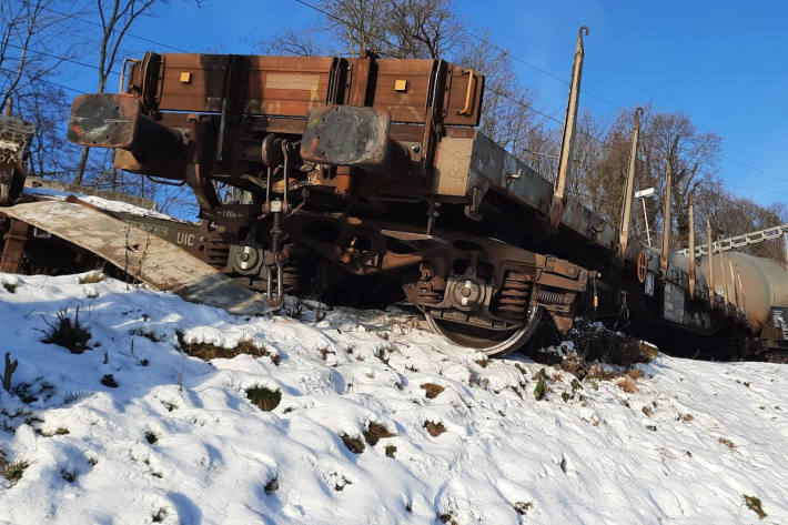 Entgleister Güterzug bei Birsfelden