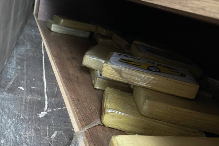 Die Drogen waren in einem doppelten Boden versteckt.