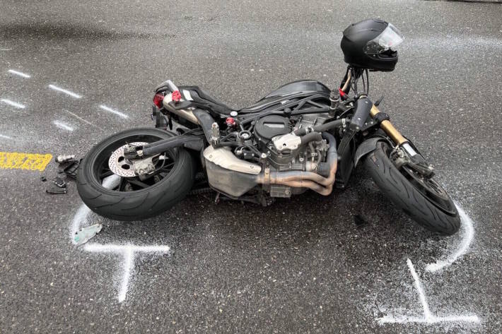 Der Motorradfahrer wurde verletzt