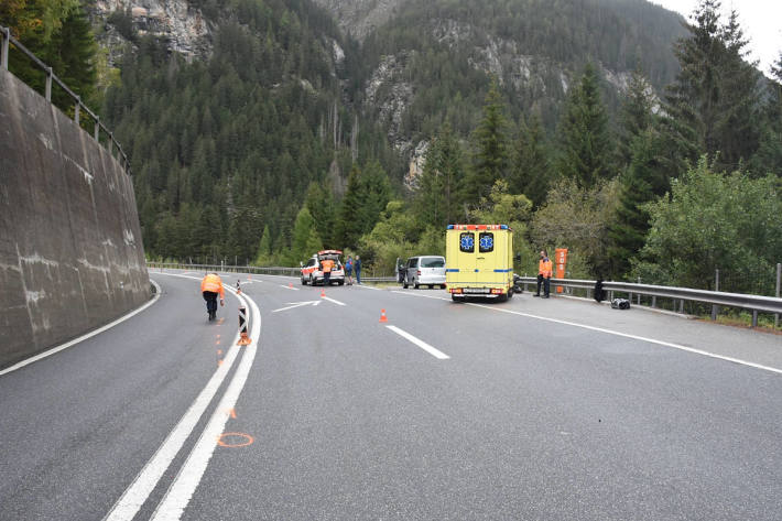 Motorradlenker bei Überholmanöver verletzt