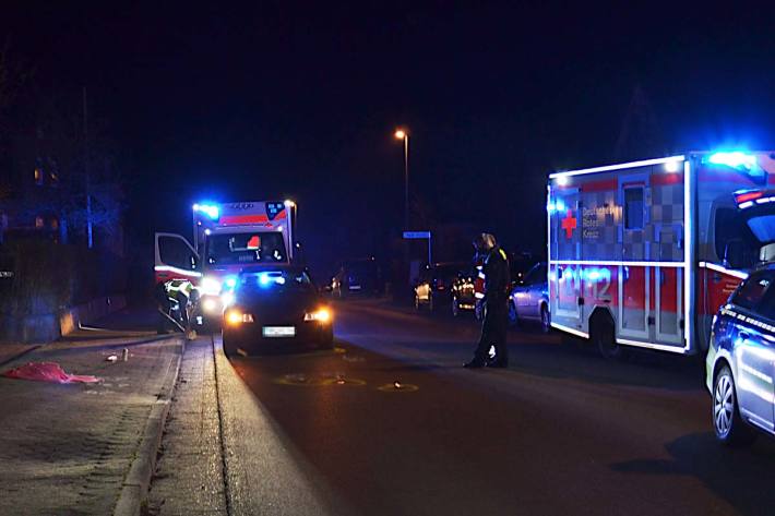 Der Senior wurde in Bad Münder schwer verletzt mit einem Rettungswagen in eine Klinikgebracht