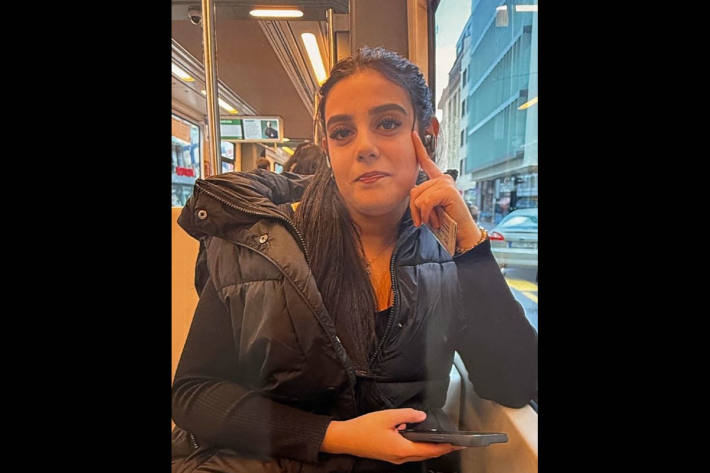 Die Polizei hofft auf Hinweise zum Verbleiben der 15-Jährigen.