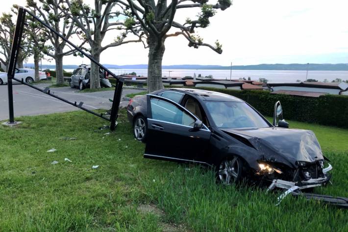 Zwei Personen wurden dabei verletzt.