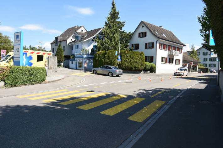 Verletzte Rennvelofahrerin nach Verkehrsunfall in Rapperswil-Jona