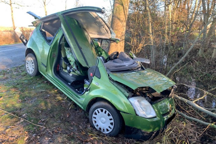 Fahrzeugführer schwer verletzt bei Cuxhaven