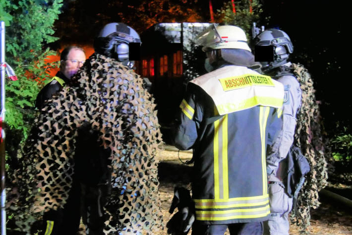 Rund 200 Einsatzkräfte der Polizei, der Feuerwehr und des Rettungsdienstes üben Terrorlage in Westercelle