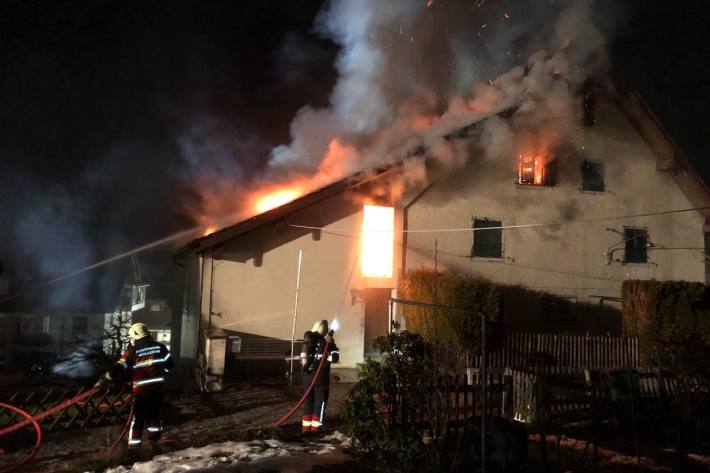 Wollerau SZ – Beim Brand in der Nacht auf heute gab es Verletzte