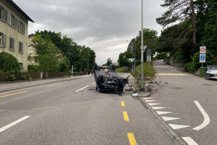 Ein Autolenker ist in Aarau einer Katze ausgewichen.