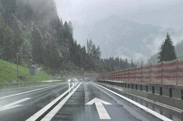 Falschfahrer auf der A13