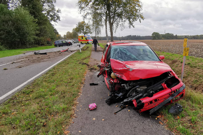 Eine Fahrerin (78) verlor die Kontrolle und geriet in den Gegenverkehr.