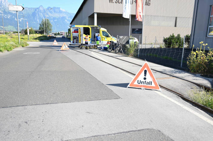 E-Bike-Fahrerin nach Sturz unbestimmt verletzt in Buchs SG