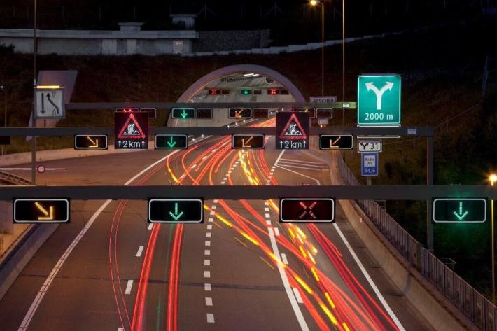 Geschwindigkeitskontrolle im Islisbergtunnel (Symbolbild)