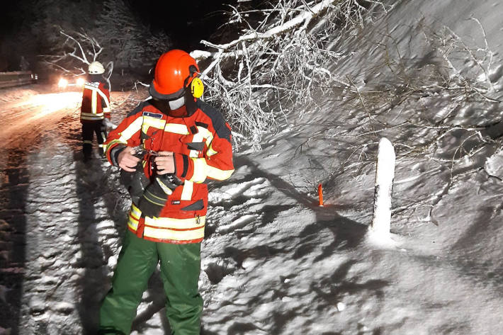 Die Feuerwehr Stockach hatte aufgrund des starken Schneefalls verschiedene Einsätze