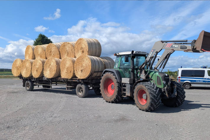 Ungesicherter Strohtransport