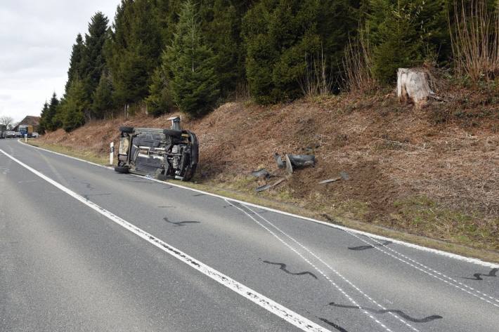 Die junge Autolenkerin hat bei Rothenburg LU die Kontrolle über das Auto verloren.