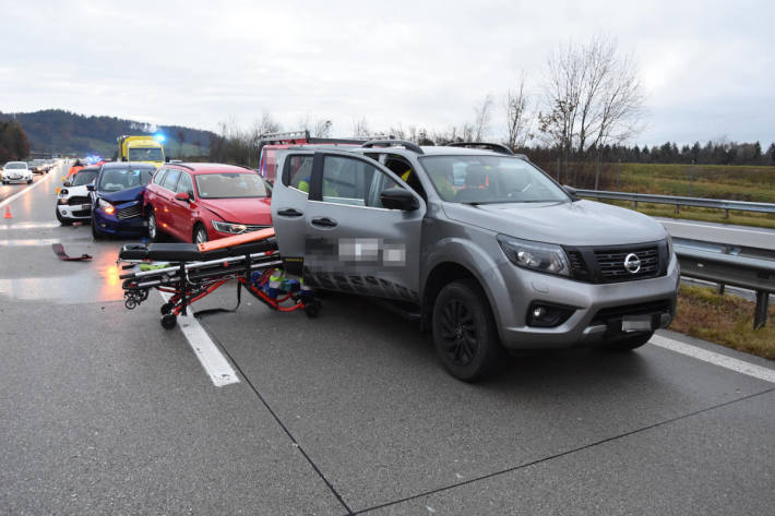 Mehrere zehntausend Franken Sachschaden bei Unfällen auf der A13