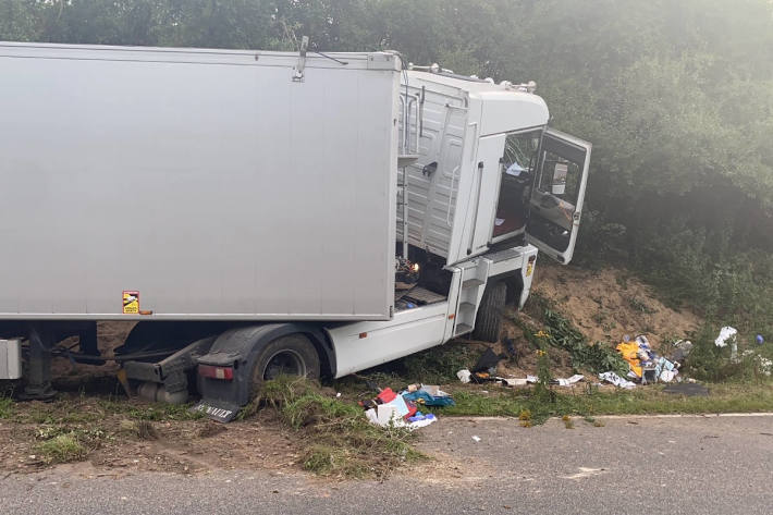 B271 bei Deidesheim nach Unfall mit Lkw vollgesperrt