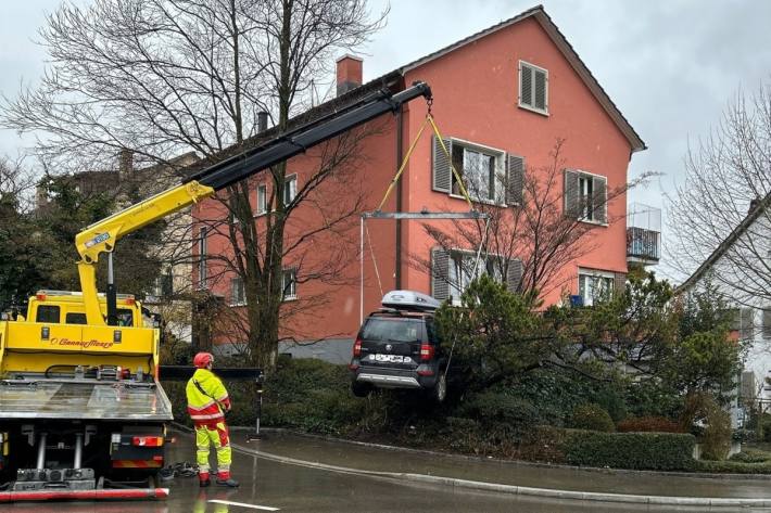 Bergung des verunfallten Fahrzeuges