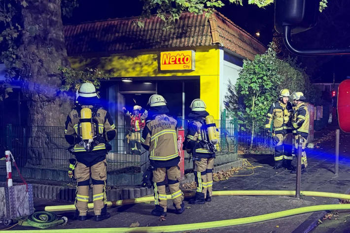 Der Supermarkt wurde beim Brand zerstört.