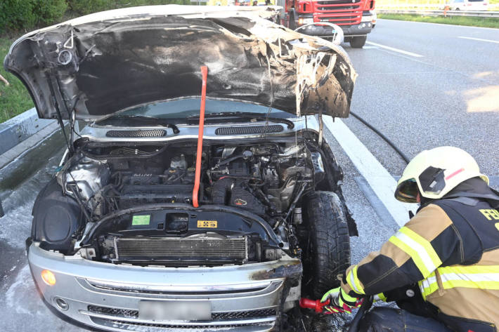 Auto auf der A1 bei Mörschwil in Brand geraten