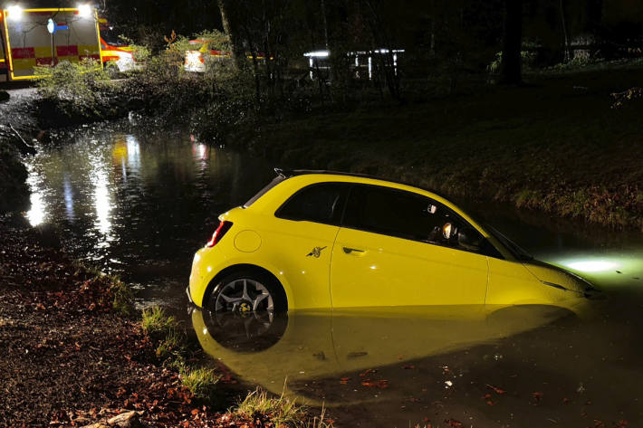 Das Wasser lief bereits ins Auto hinein