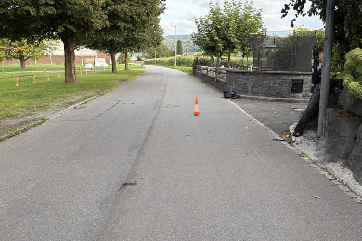 Aus dieser Einfahrt fuhr der Pkw rückwärts auf die Strasse.