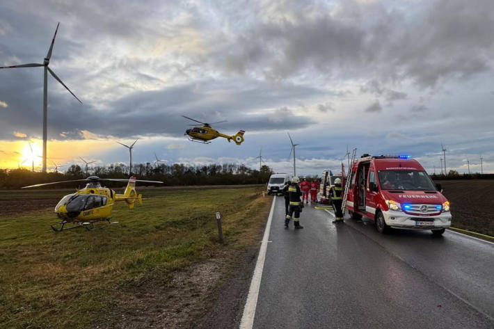 Die Verletzten wurden per Rettungshubschrauber in Spitäler geflogen.