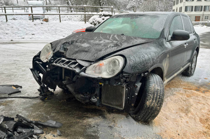 Unfallfahrzeug in Schlierbach