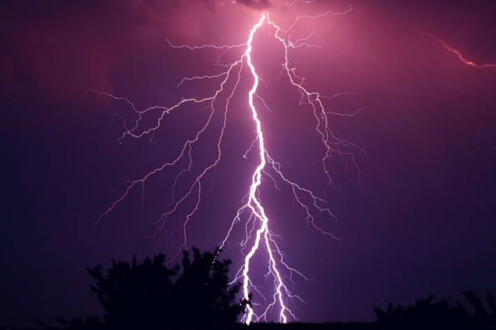 Unwetterartige Gewitter ziehen über die Schweiz.