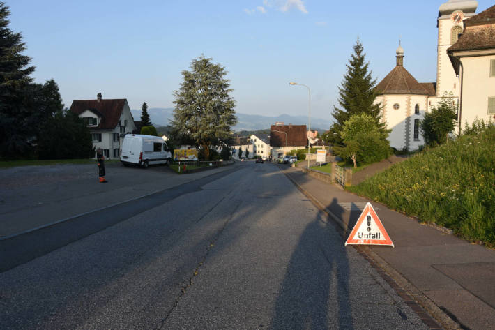 Auffahrunfall zwischen Velo und Auto in St. Gallenkappel