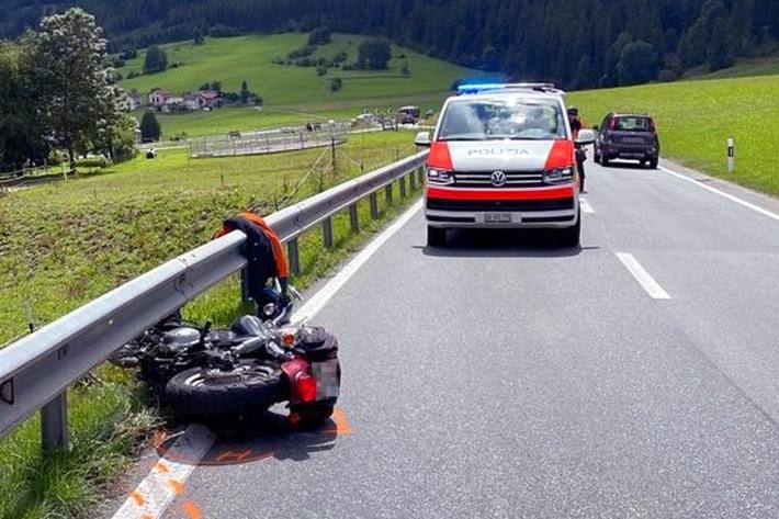 In Valchava mit dem Motorrad verunfallt.