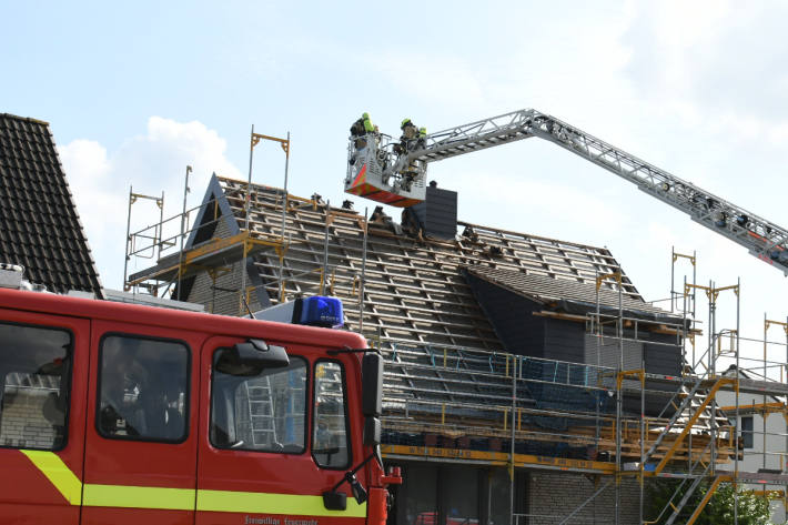 Es wurden Arbeiten am Dach durchgeführt, als der Brand ausbrach.
