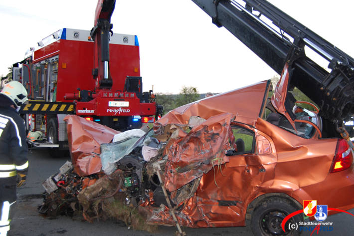  Mann kracht gegen LKW in Pinkafeld