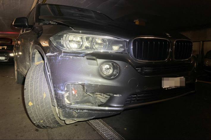 In Oberentfelden AG wurde ein BMW von Jugendlichen entwendet.