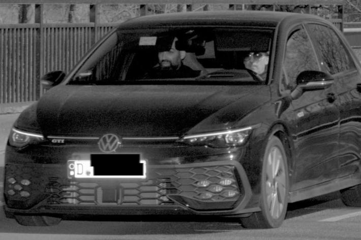 Diese Männer stehen im Verdacht mehrere Einbrüche verübt zu haben.